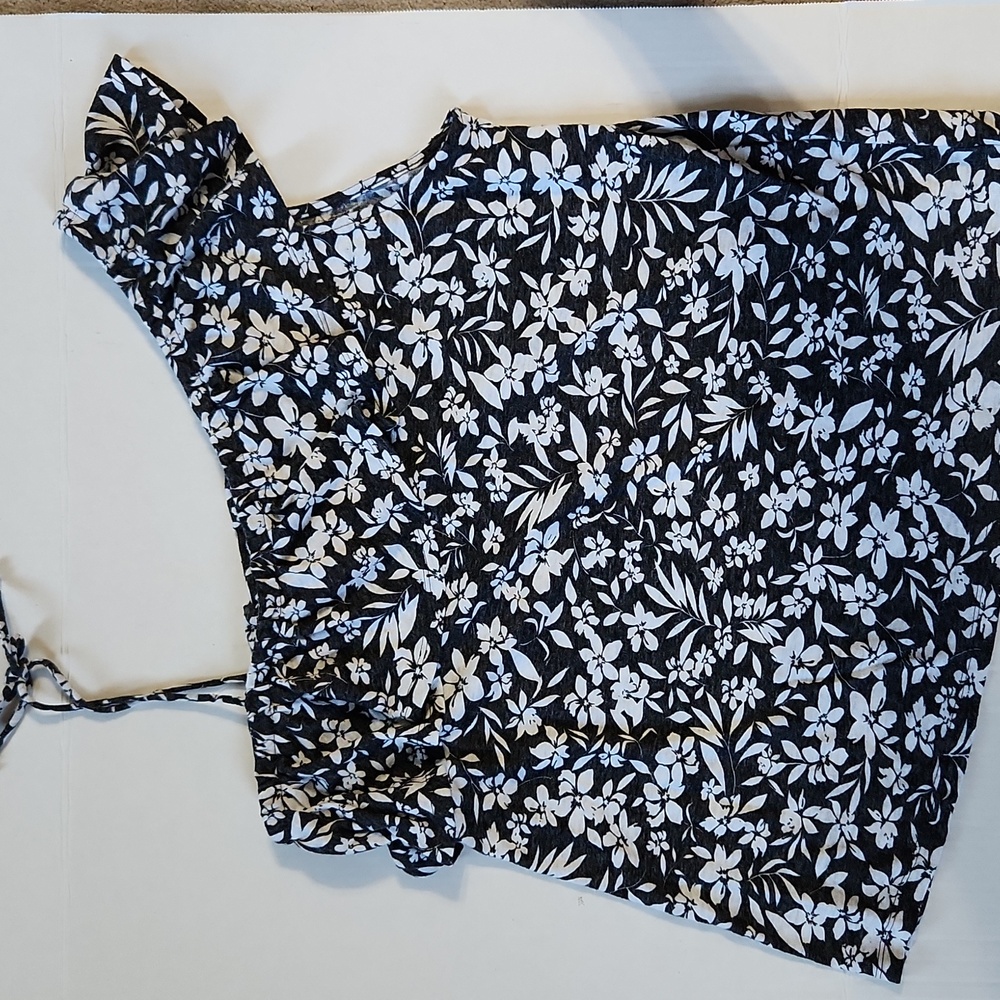 One Shoulder Floral Black and White Linen/Polyester Shirt - Large